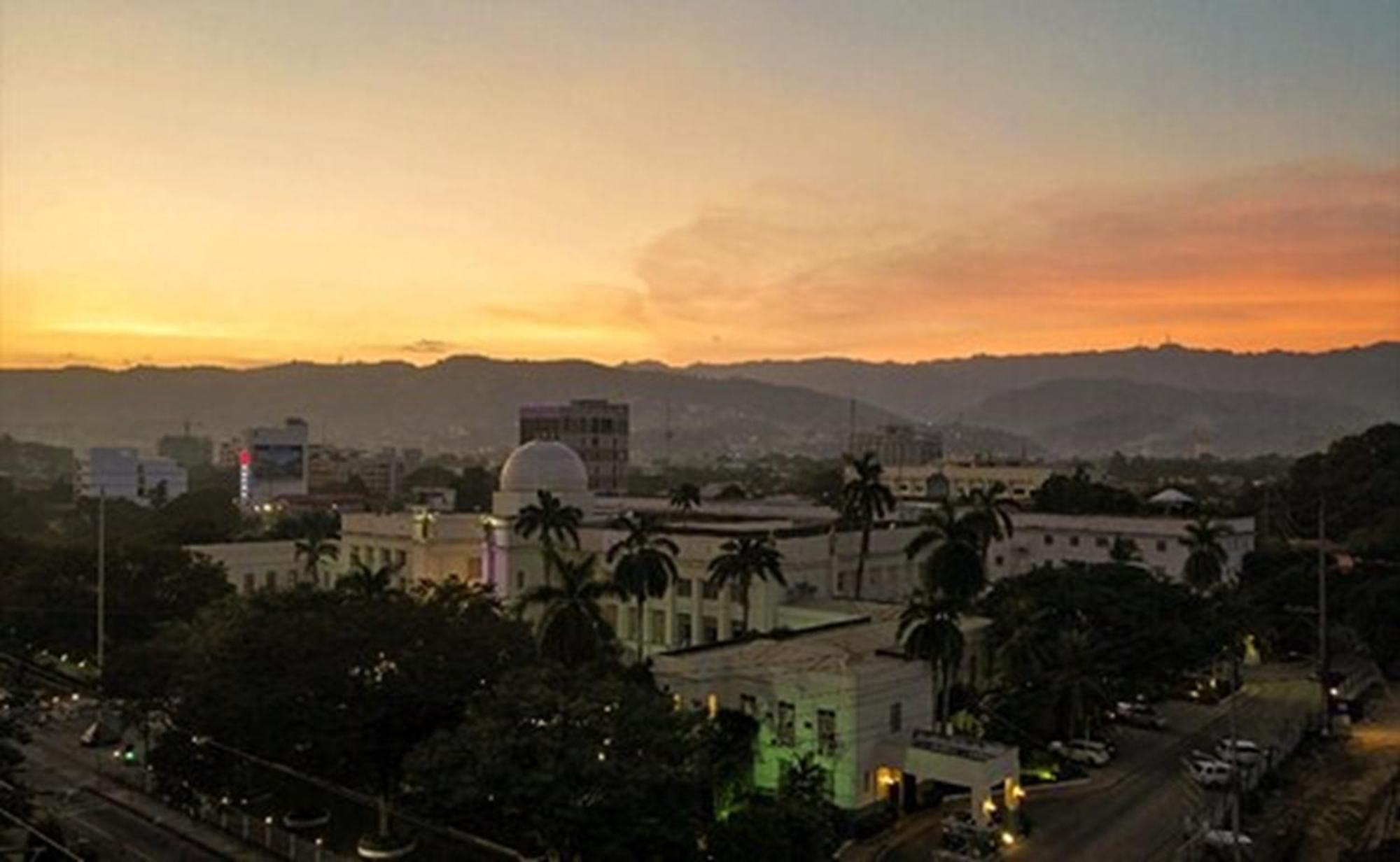 Cebu Capitol Central Hotel & Suites Powered By Cocotel Eksteriør billede